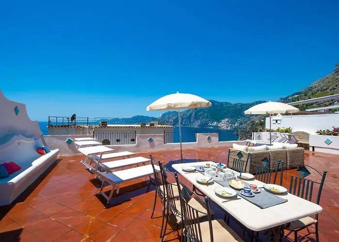 Casa Ella With Private Parking